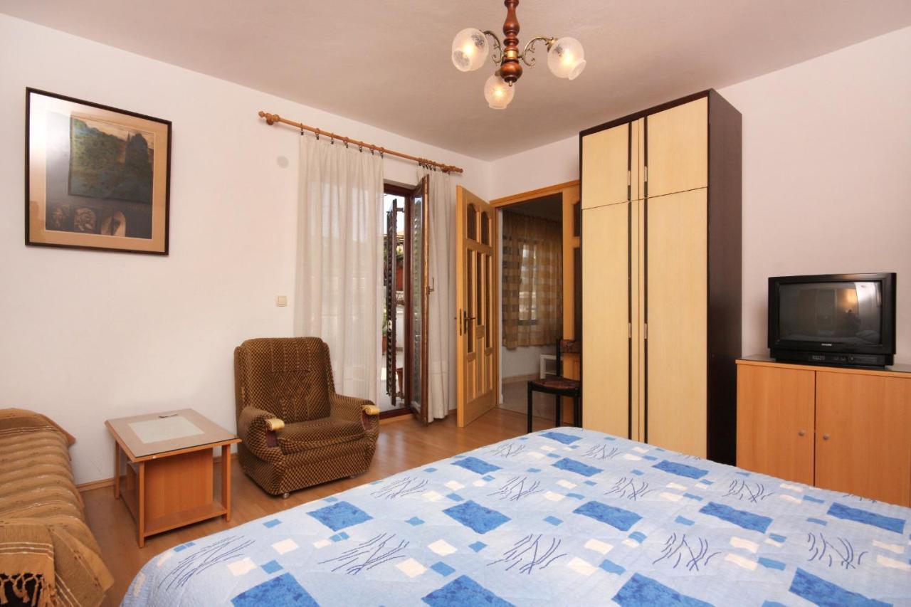 Apartment Vrbnik 5301B Exterior foto